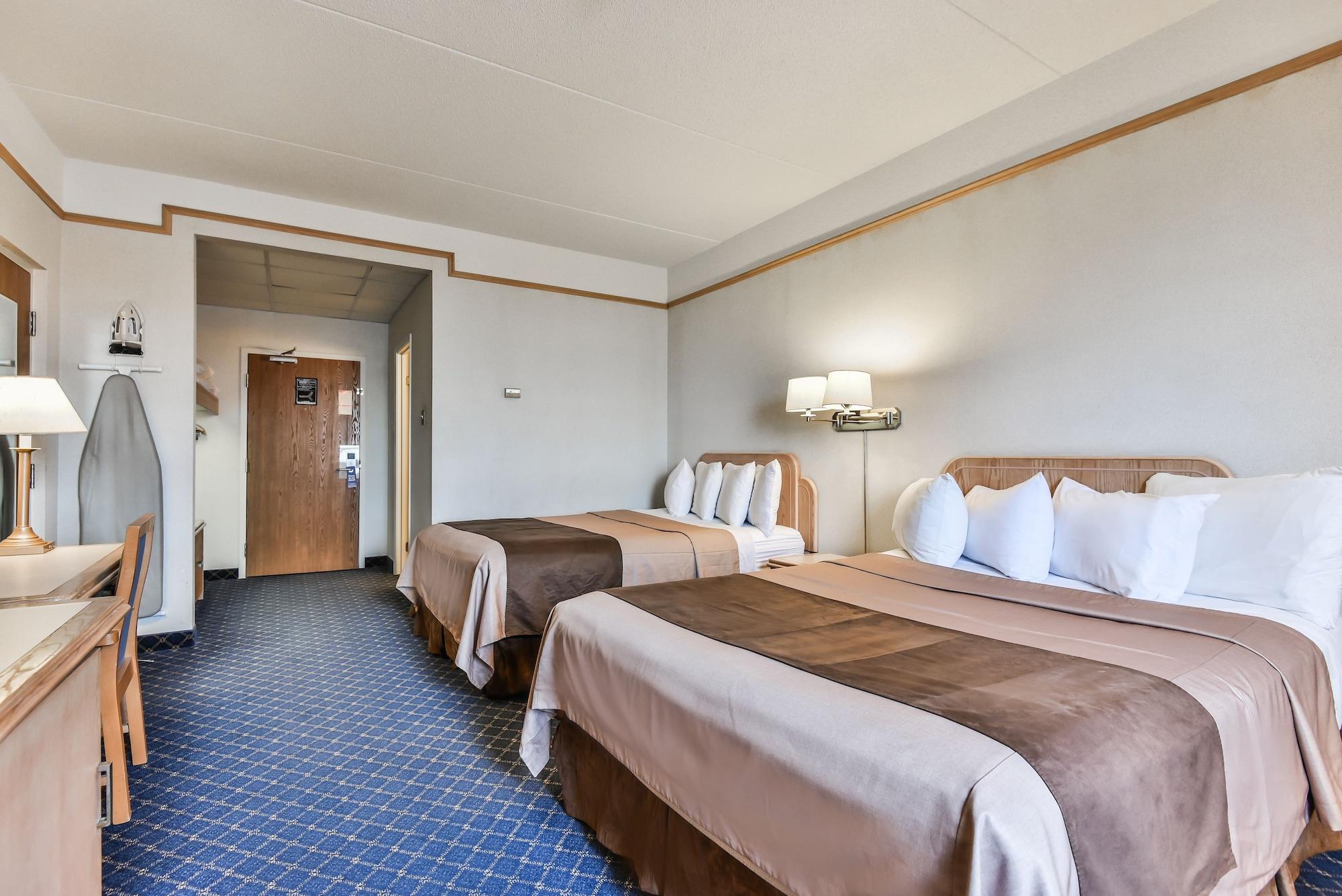Travelodge By Wyndham Chatham Экстерьер фото