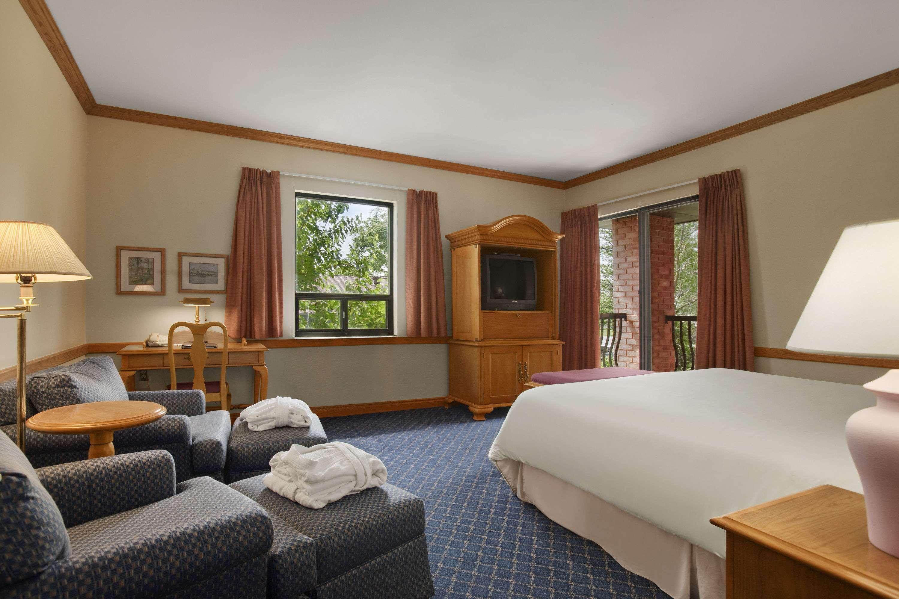 Travelodge By Wyndham Chatham Экстерьер фото